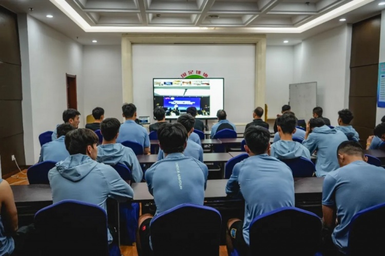 中足联警示教育入支云,全队修习职业纪律课