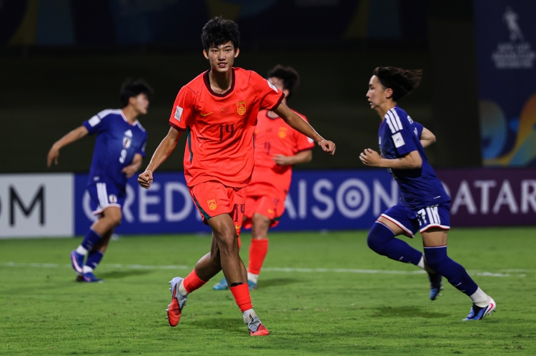 U17亚洲杯决赛:中国2-3日本,赵松源逼抢造点仍难救主 U17亚洲杯决赛:中国2-3日本,赵松源逼抢造点仍难救主