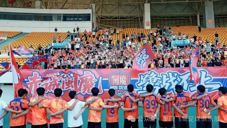刘子铭7球6助攻双榜领跑，厦门飞鹭三连胜升至南区第二